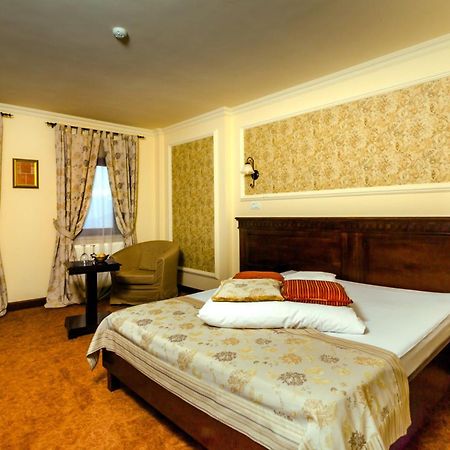 Nobillis - Carpathian Residence Peştera Habitación foto