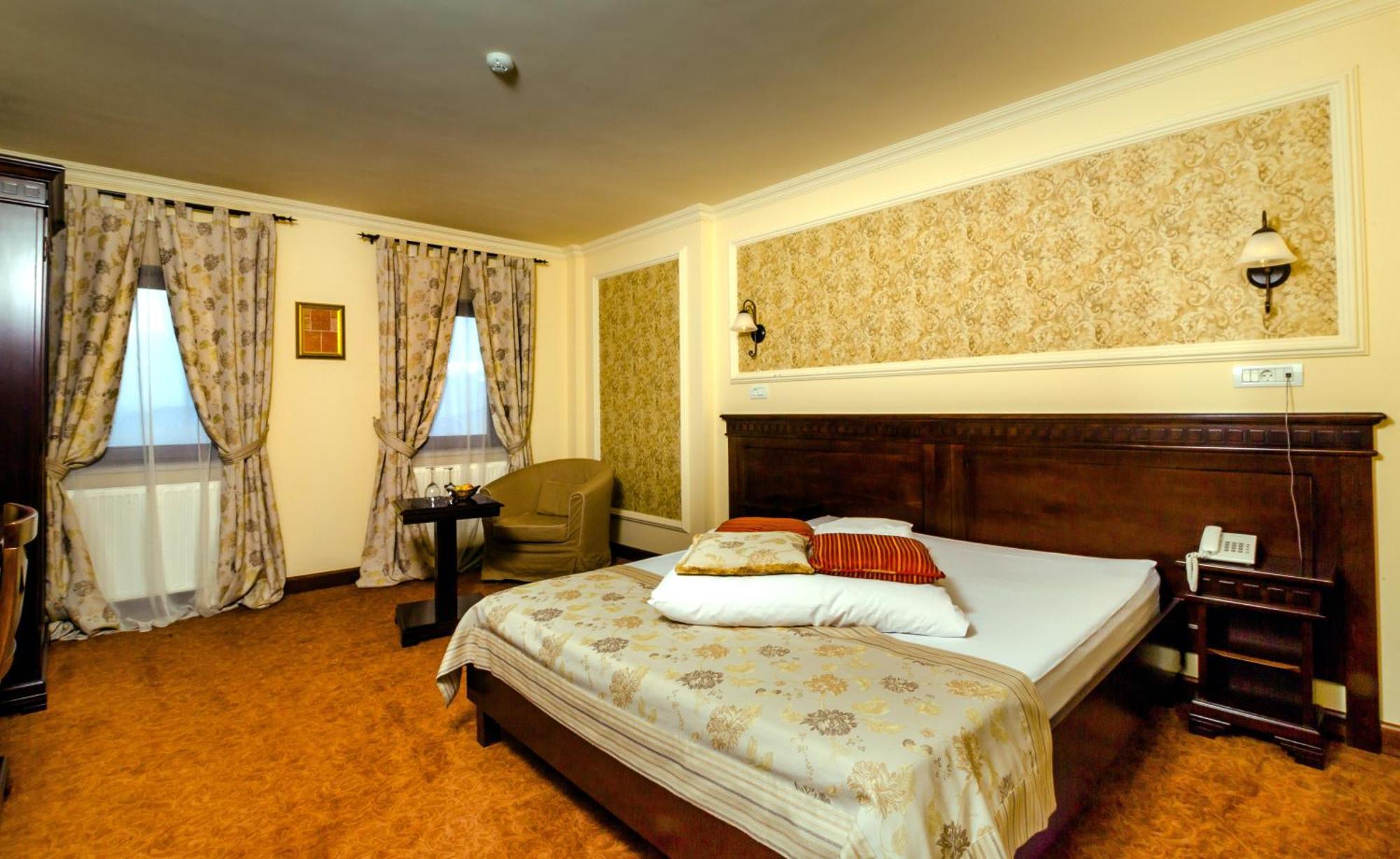 Nobillis - Carpathian Residence Peştera Habitación foto